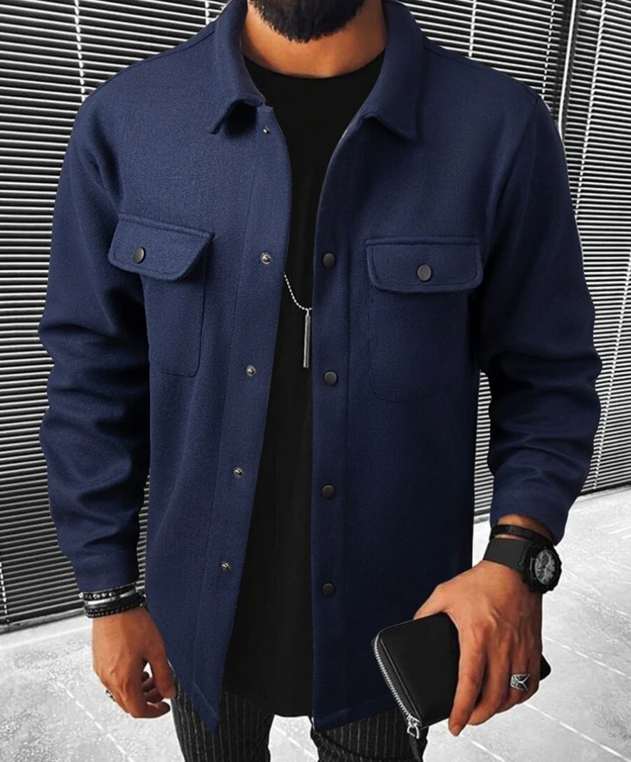 Tidløs Svart Overshirt med God Passform for Menn
