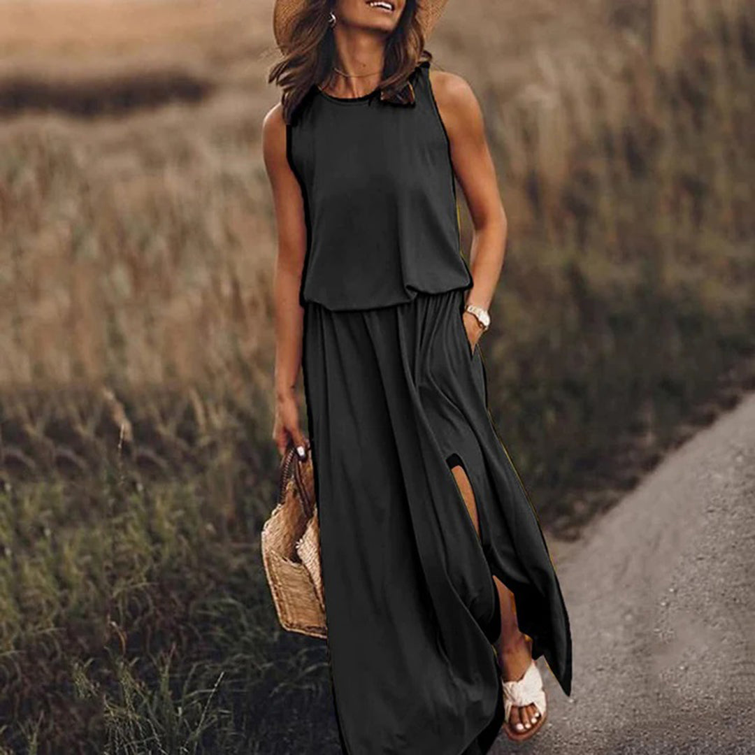 Women's Maxi Dress - Sleeveless - Relaxed Fit - Round Neck - With Pockets and Slit