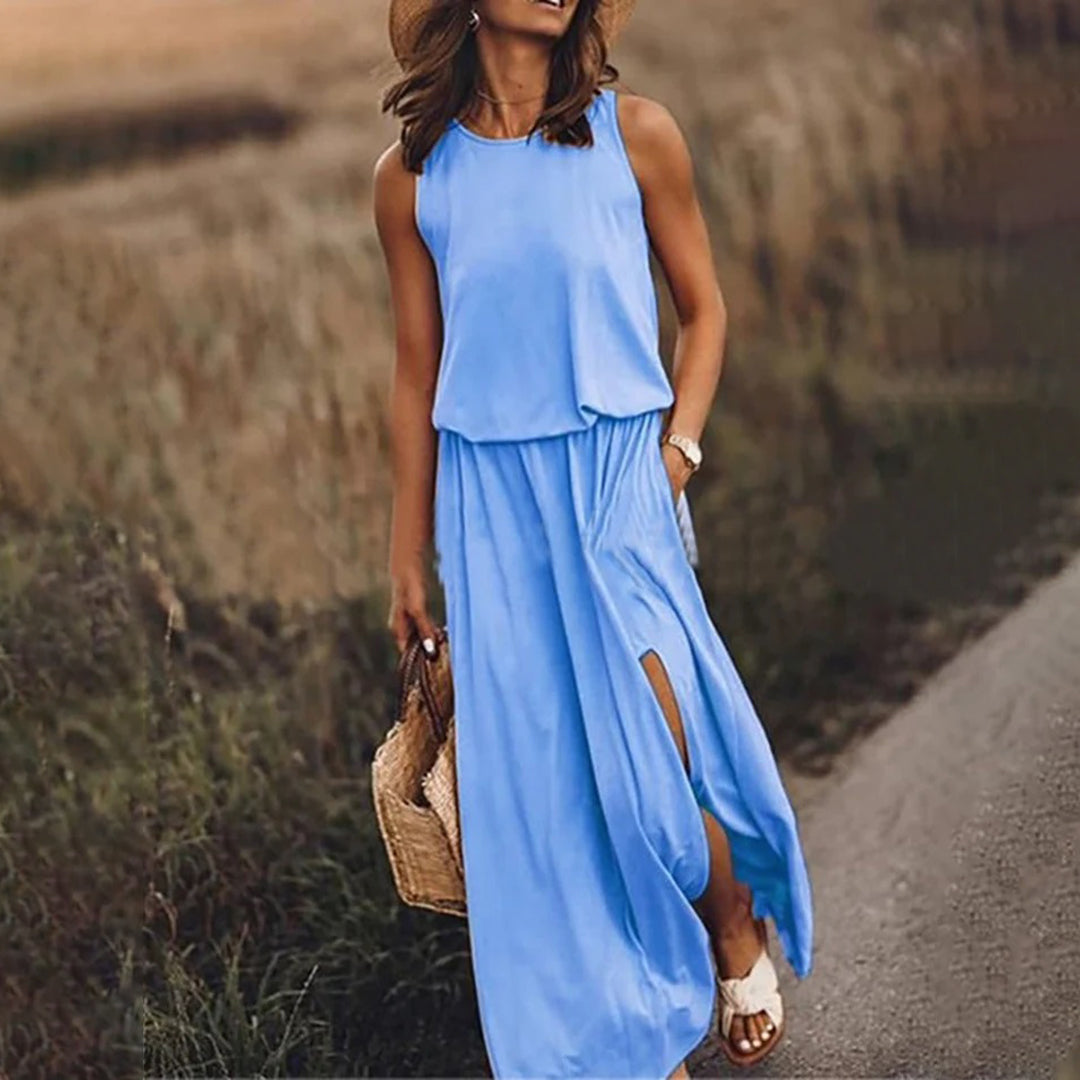 Women's Maxi Dress - Sleeveless - Relaxed Fit - Round Neck - With Pockets and Slit