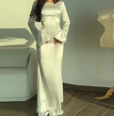 Dress woman – Tight fit – Long-sleeved – Floor-length – Luxurious fabric