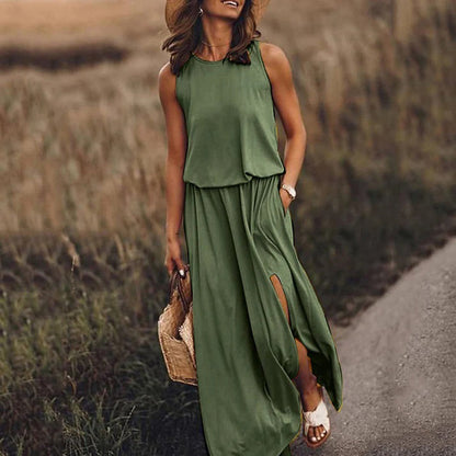 Women's Maxi Dress - Sleeveless - Relaxed Fit - Round Neck - With Pockets and Slit
