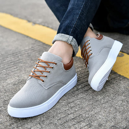 Men's Sneakers with Low Top – Breathable Material – Lacing – Padded Collar