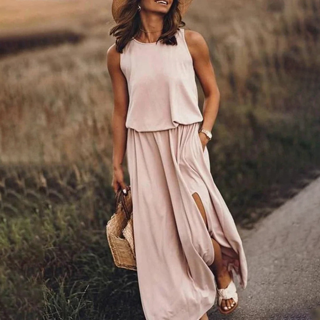 Women's Maxi Dress - Sleeveless - Relaxed Fit - Round Neck - With Pockets and Slit
