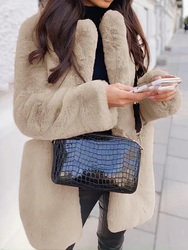 Women's Teddy Coat – Oversized Fit – Plush Material – Mid-Length – Simple Design