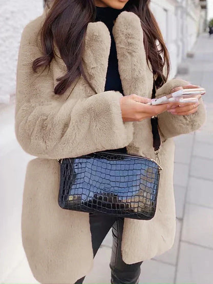 Women's Teddy Coat – Oversized Fit – Plush Material – Mid-Length – Simple Design