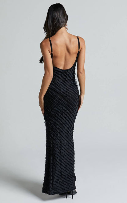 Women's Maxi Dress – Slim Fit – Textured Fabric – V-Neck – Strapless Party Dress