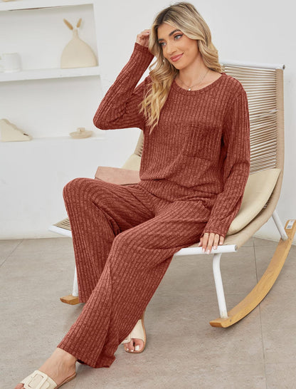 Women's Lounge Set – Knitted Ribbed Texture – Relaxed Fit – Long-Sleeved Top & Pants