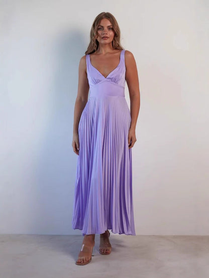 Kjole dame midi – satenglook – v-utringning – rynket byste – plisséskjørt