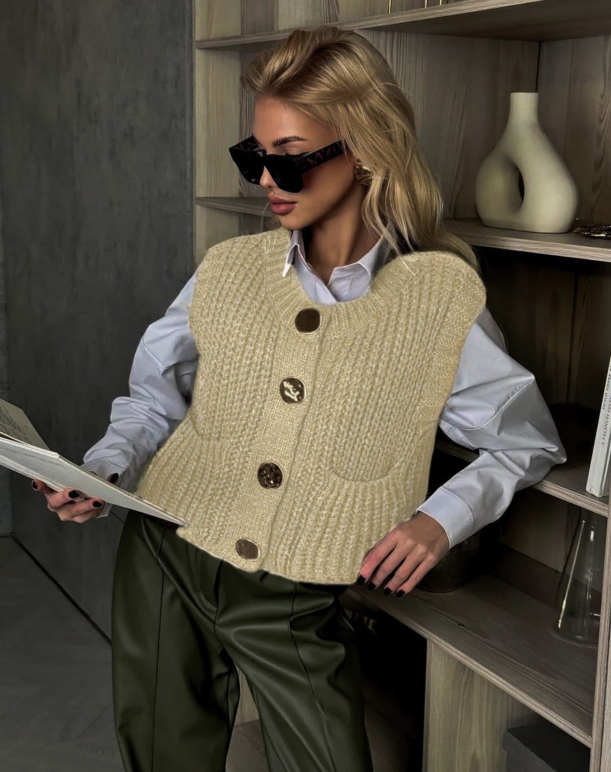 Women's Knitted Vest – Wool Blend – Oversized Fit – Ribbed Knit – Buttons – Pockets