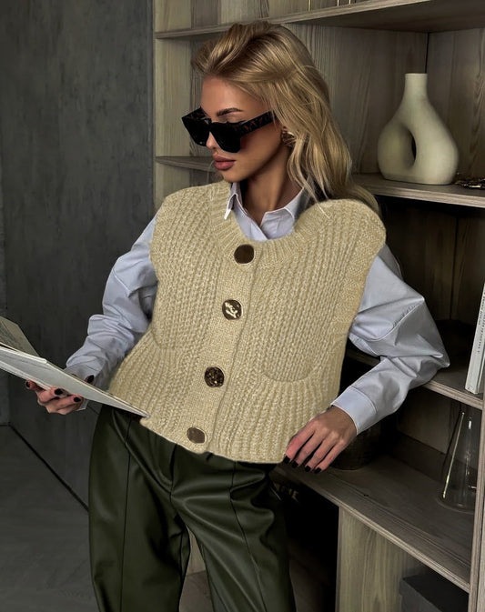Women's Knitted Vest – Wool Blend – Oversized Fit – Ribbed Knit – Buttons – Pockets