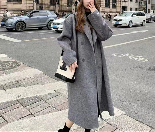 Women's Coat – Long Wool Blend – Classic Cut – Wide Lapels – Elegant Details
