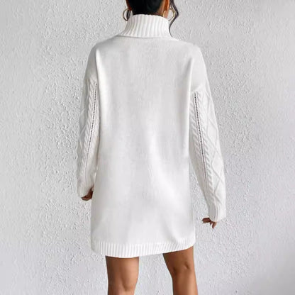 Dame Strikkekjole – Slim Fit – Kabelstrikk – Høy Hals – Lange Ermer – Mini Lengde