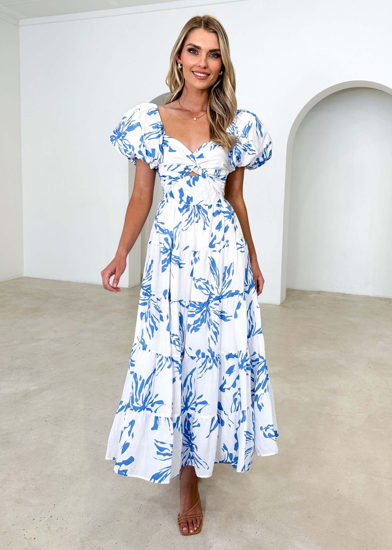 Dress woman – Maxi – Flared fit – Puff sleeves – Cut-out waist – Patterned tiered skirt