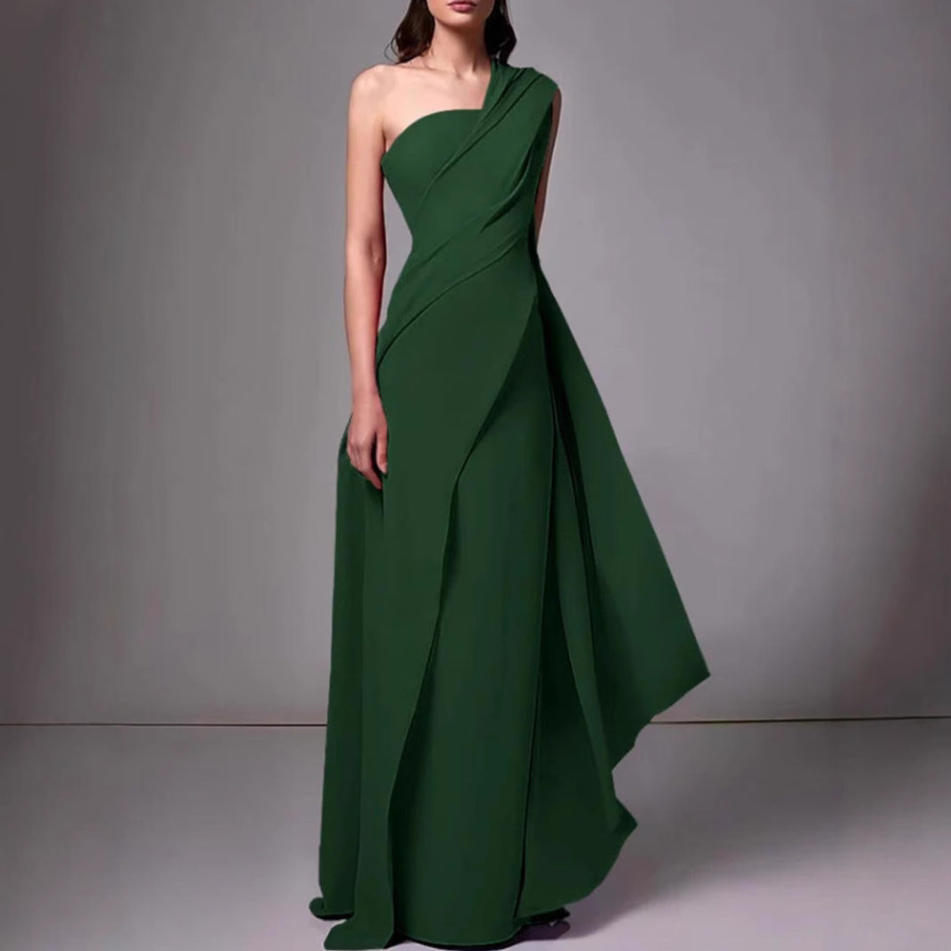 Kjole til dame – Én skulder – Smal passform – Gulvlang – Elegant drapering