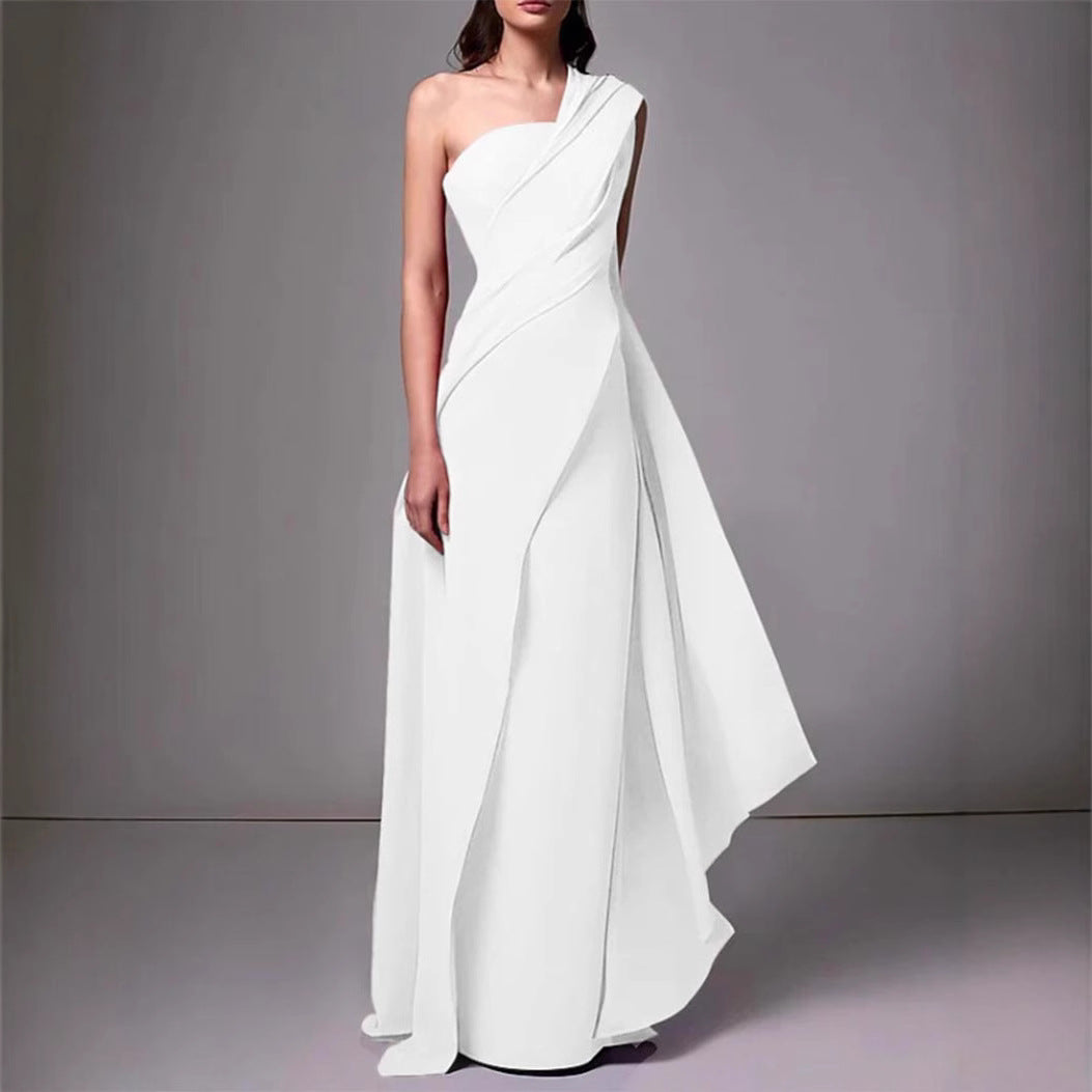 Kjole til dame – Én skulder – Smal passform – Gulvlang – Elegant drapering