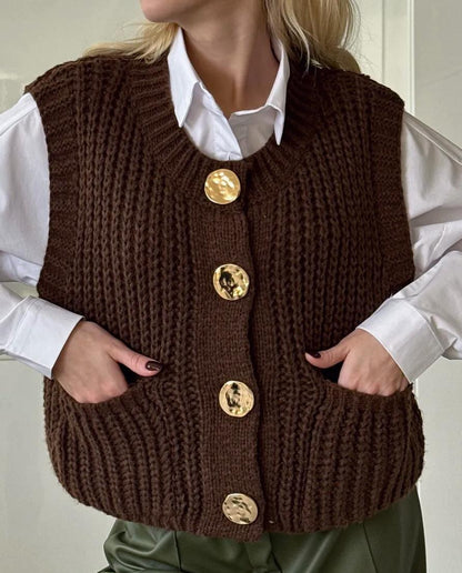 Women's Knitted Vest – Wool Blend – Oversized Fit – Ribbed Knit – Buttons – Pockets
