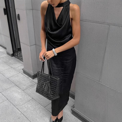 Damekjole – Halterneck Satin – Drapert Cowl Neck – Elegant Bodycon Midi