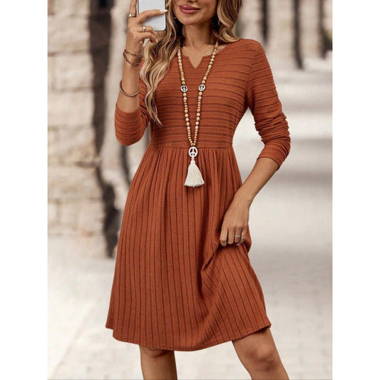 Dress woman – Knitted fabric – Relaxed fit – A-line – V-neck – Long sleeves
