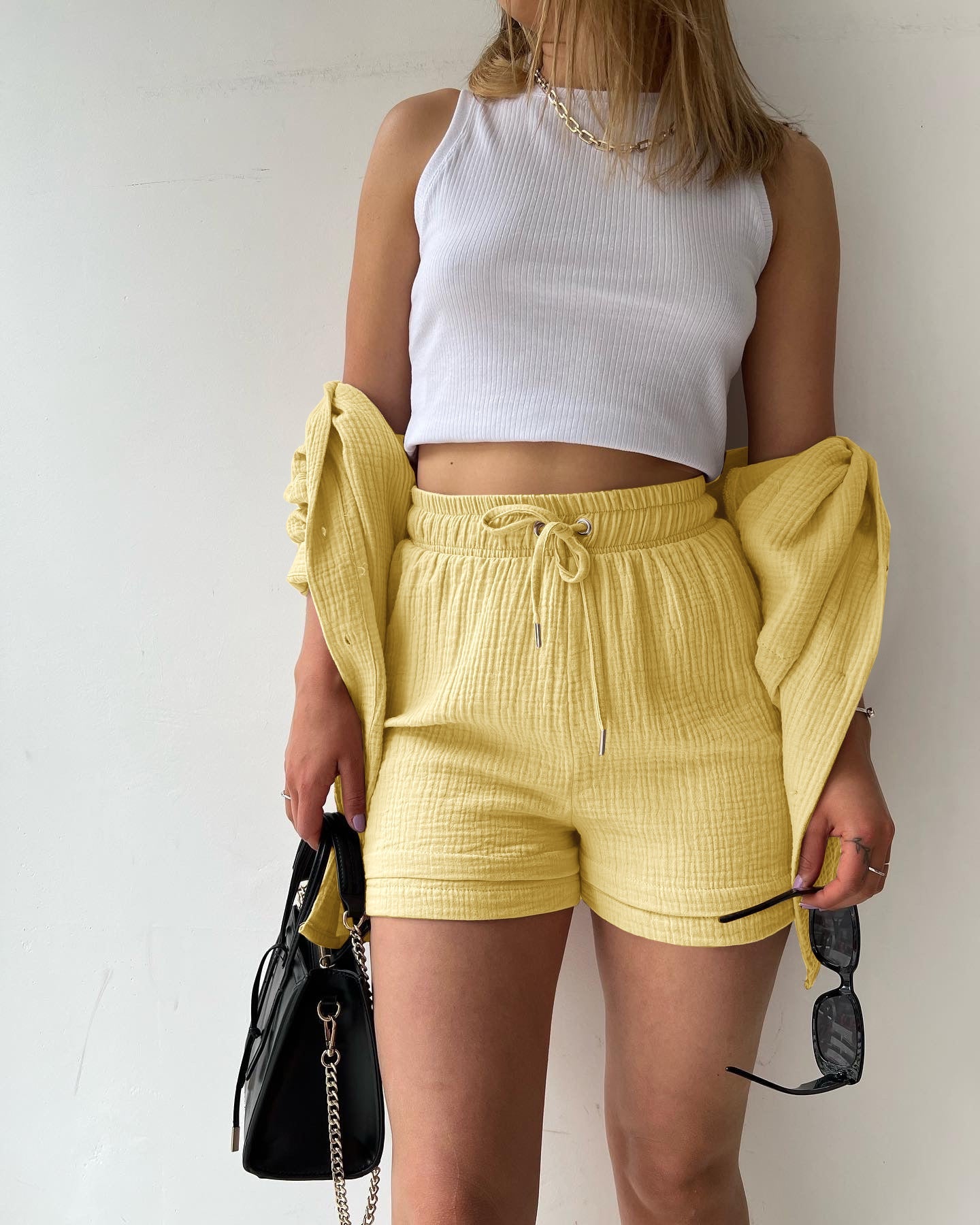 Women's Two-Piece Set – Relaxed Collared Shirt – High-Waisted Drawstring Shorts