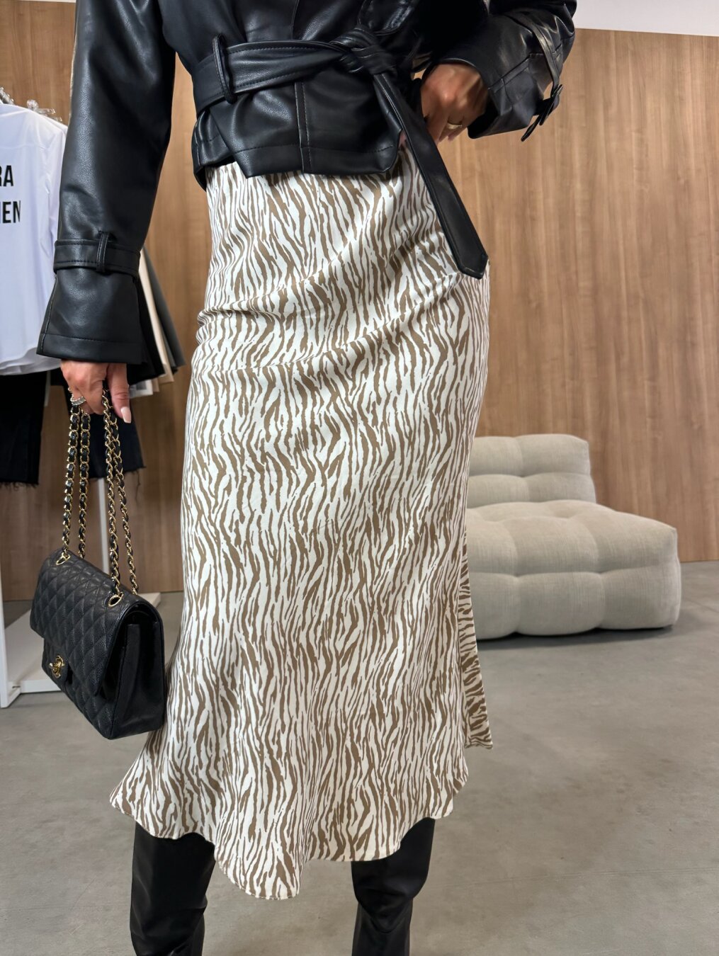 Women's Midi Skirt – High Waist – Slim Fit – A-line – Breathable With Pattern