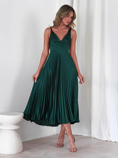 Kjole dame midi – satenglook – v-utringning – rynket byste – plisséskjørt