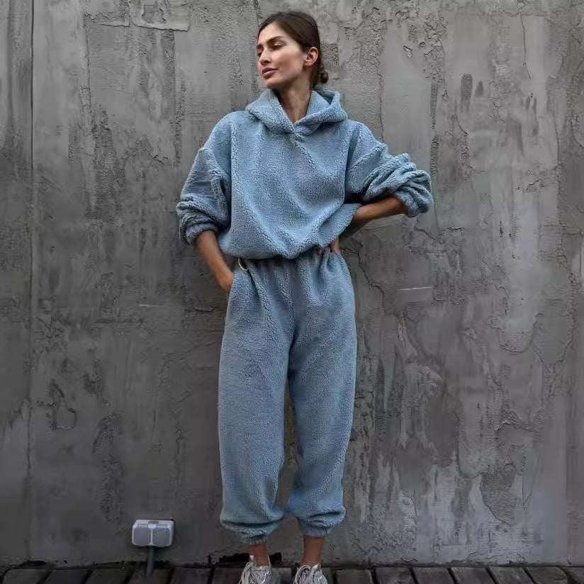 Women's Loungewear Set – Fleece Hoodie and Pants – High Waist – Relaxed Fit