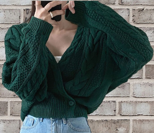Women's Cardigan – Relaxed Fit – Wool Blend – Crop Length – Cable Knit – Buttons
