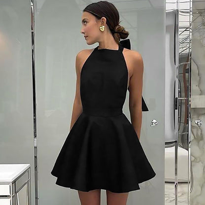 Kjole for dame – Halterneck – A-linje passform – Ryggløs – Kort elegant festkjole