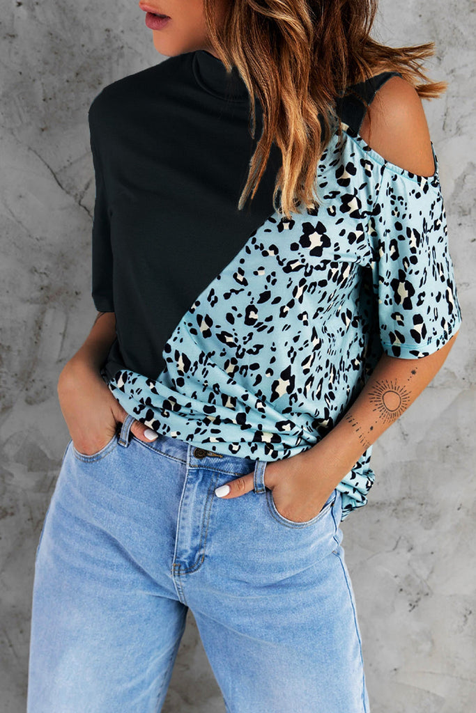 Women's T-shirt – Relaxed fit – Asymmetric cut – Shoulder detail – Animal print