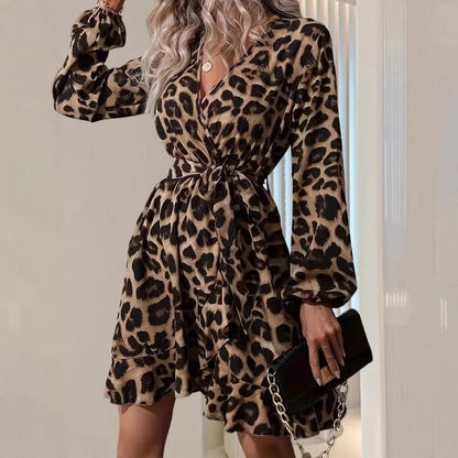 Kjole dame midi – omslag med knyting – V-hals – ballongermer – leopardmønster