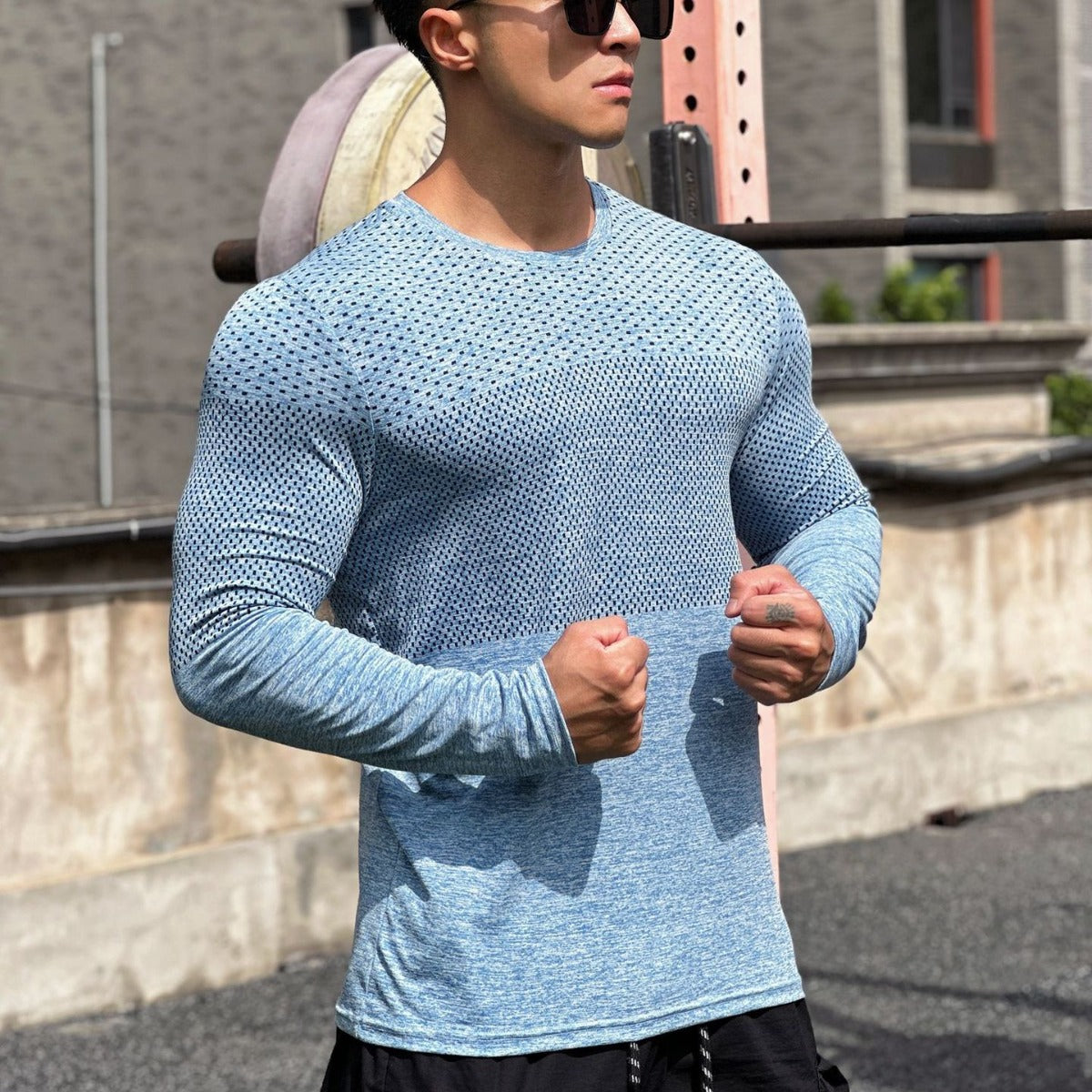 Men's Training Shirt – Slim Fit – Breathable Mesh – Long-Sleeve Athletic Comfort