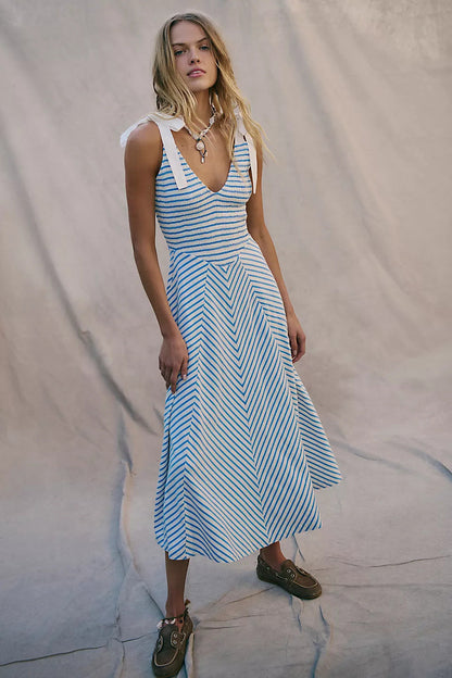 Dress for Women – Maxi with Deep V-Neckline – Adjustable Straps – Chevron Pattern