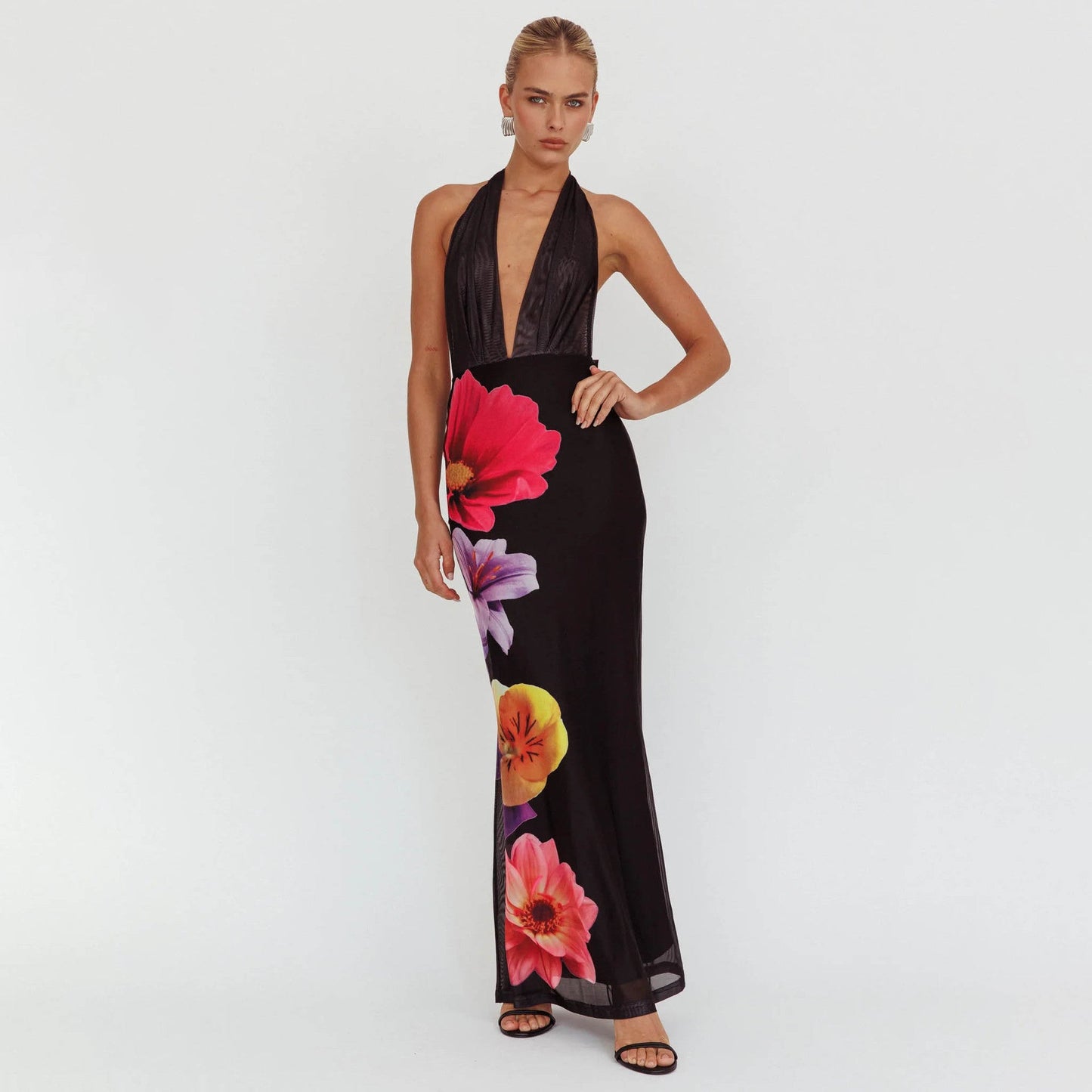 Kjole Dame Maxi – Smal Passform – Halterneck – Dyp V-hals – Blomstret Flowy Tekstil