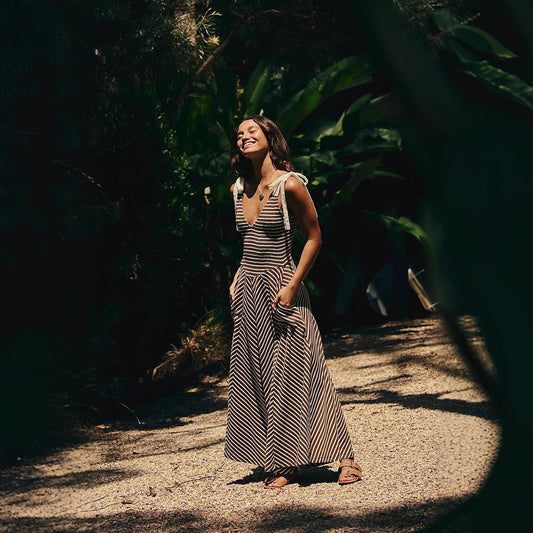 Dress for Women – Maxi – Relaxed Fit – Adjustable Straps – Chevron Pattern – With Pockets – Deep V-Neck