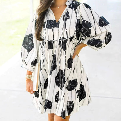 Dress woman – Short model – Loose fit – Floral print – V-neck – Long sleeves