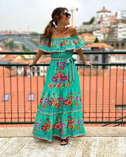 Dame Maxi Kjole – Off Shoulder – Blomsterprint – Rysjetopp – Belte i Midjen