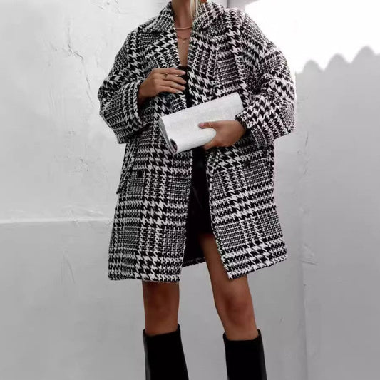 Women's Wool Coat – Oversized Fit – Check Pattern – Knee Length – Structured Collar
