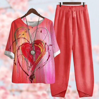 Women's Two-Piece Outfit – Relaxed Fit – Breathable Material – Floral Top – Elastic Waist Pants
