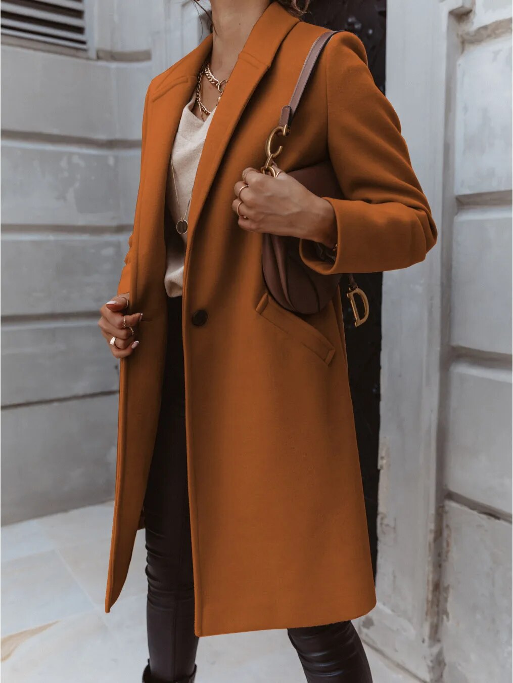 Women's Overcoat – Wool Blend – Tailored Fit – Classic Notch Collar – Elegant Design
