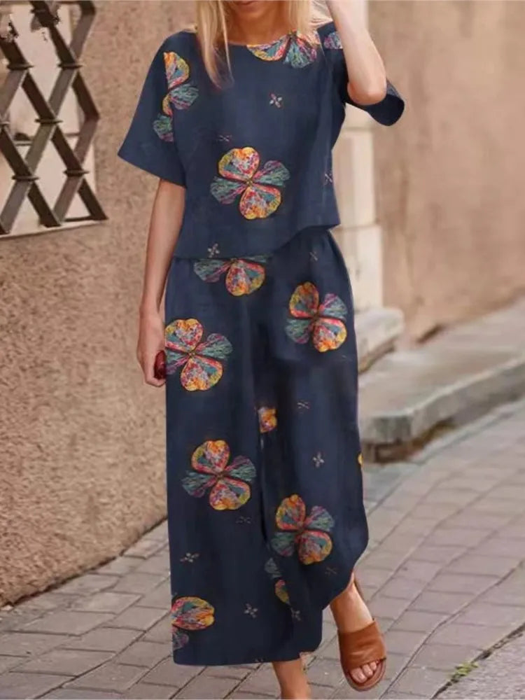 Women's Pants with Wide Legs – Relaxed Fit – Natural Fibers – Printed Pattern – Full Length
