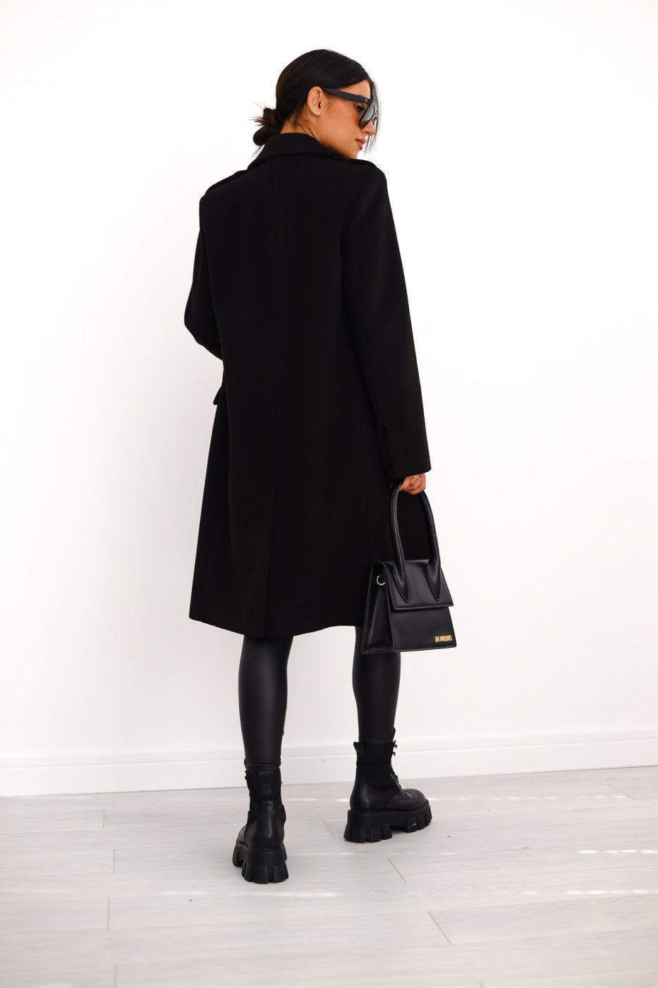 Women's Coat - Double-Breasted Wool Blend - Tailored Fit - Knee-Length with Side Pockets