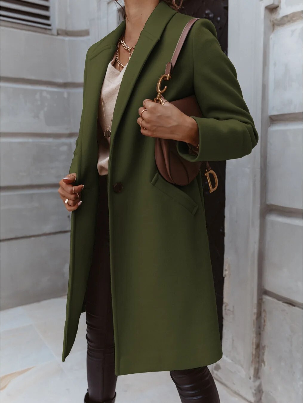 Women's Overcoat – Wool Blend – Tailored Fit – Classic Notch Collar – Elegant Design