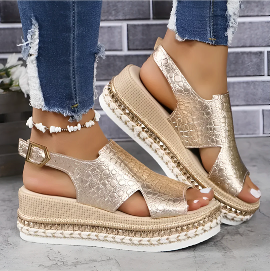 Women's Sandals – Open Toe – Platform Sole – Adjustable Strap – Padded Comfort