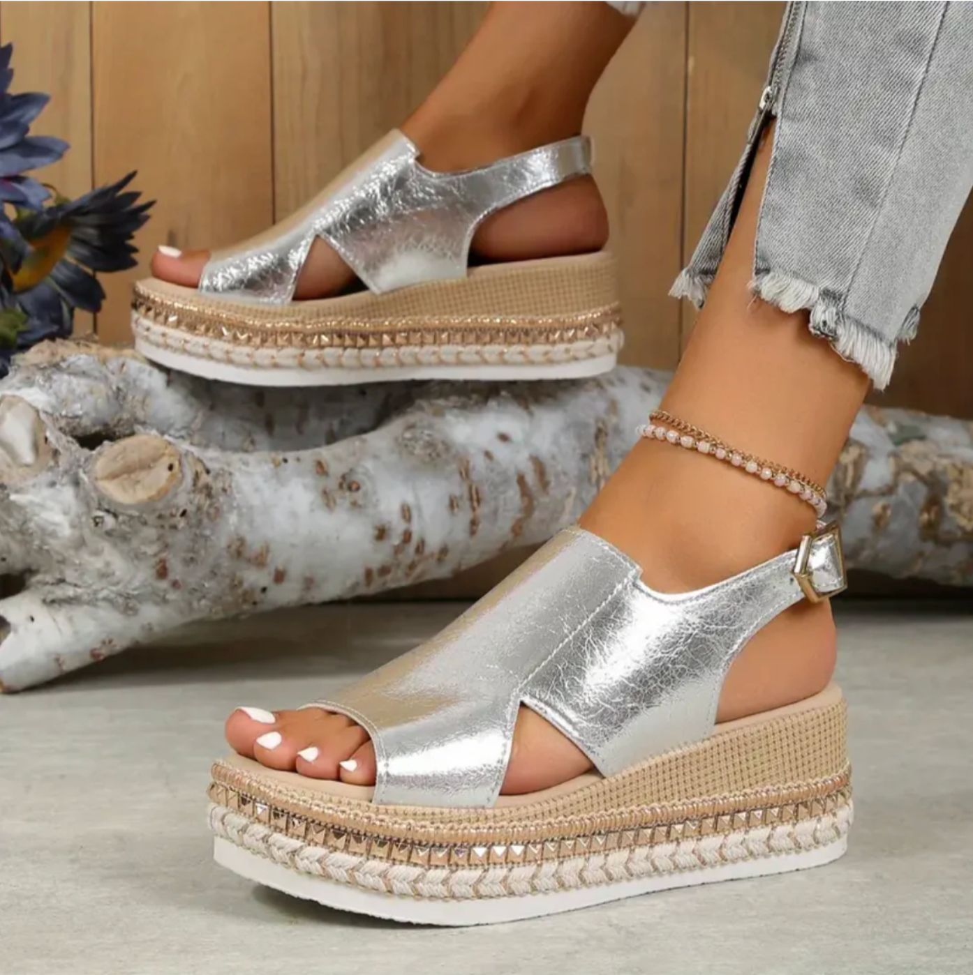 Women's Sandals – Open Toe – Platform Sole – Adjustable Strap – Padded Comfort