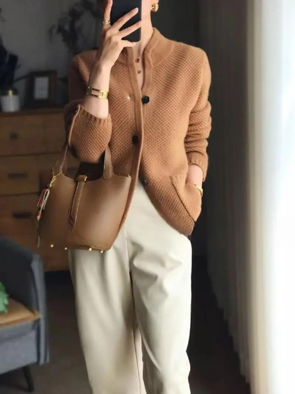 Women's Knitted Cardigan - Wool Blend - V-Neck - Buttons and Front Pockets - Long-Sleeved