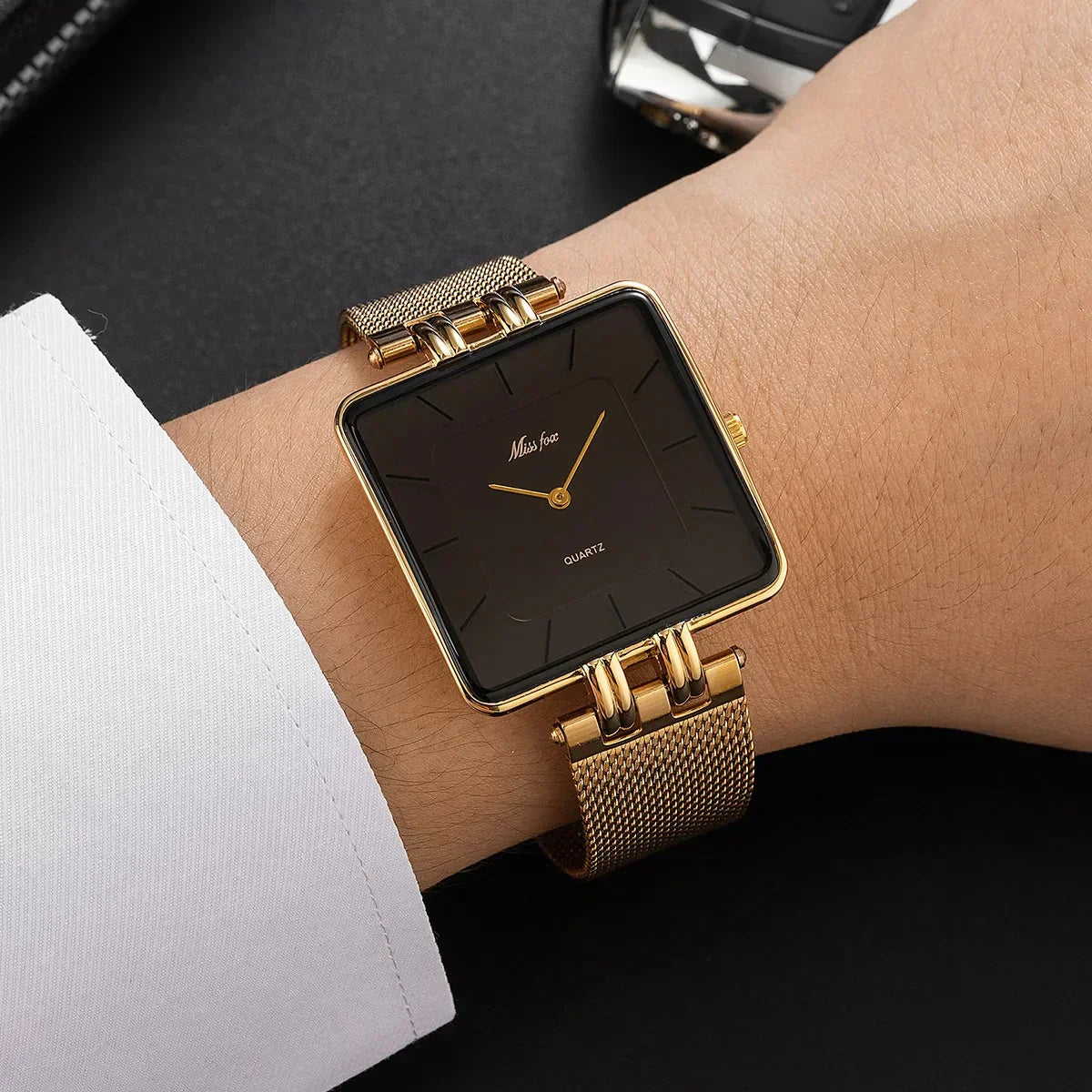 Veronica Square Case Wristwatch | Mesh Band Wristwatch