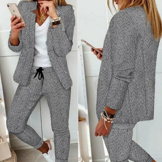 Women's Set – Blazer with Tailored Fit – Sweatpants with Elastic and Cuffs