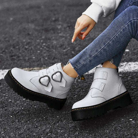 Women's Ankle Boots – Chunky Sole – Structured Fit – Heart-Shaped Buckle