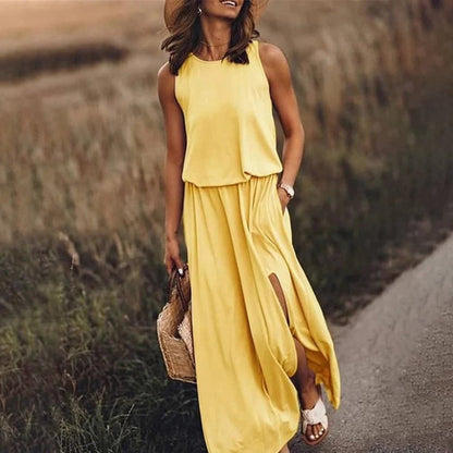 Women's Maxi Dress - Sleeveless - Relaxed Fit - Round Neck - With Pockets and Slit