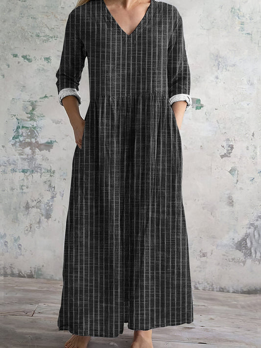 Women's Maxi Dress – Relaxed Fit – V-neck – Long-sleeved – Striped – Cotton